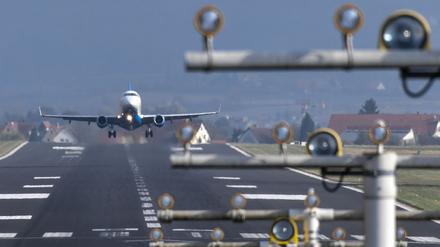 Im Januar gibt es von Friedrichshafen aus wieder Linienflüge in drei große Städte. (Symbolfoto)