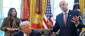 Die US-Regierung um Präsident Donald Trump will Inhaber eines WM-Tickets bei Visa-Terminen bevorzugt behandeln.