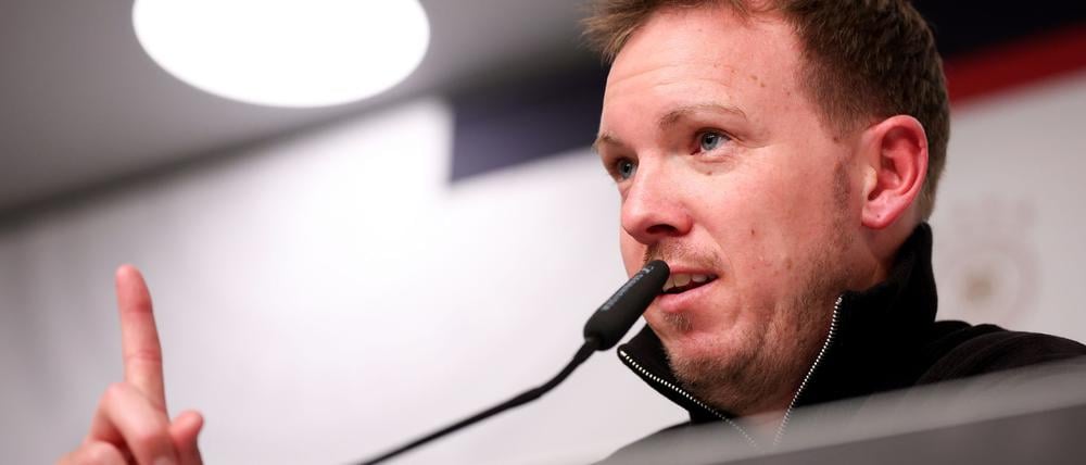 Julian Nagelsmann spricht nach dem 6:0 gegen die Slowakei. 