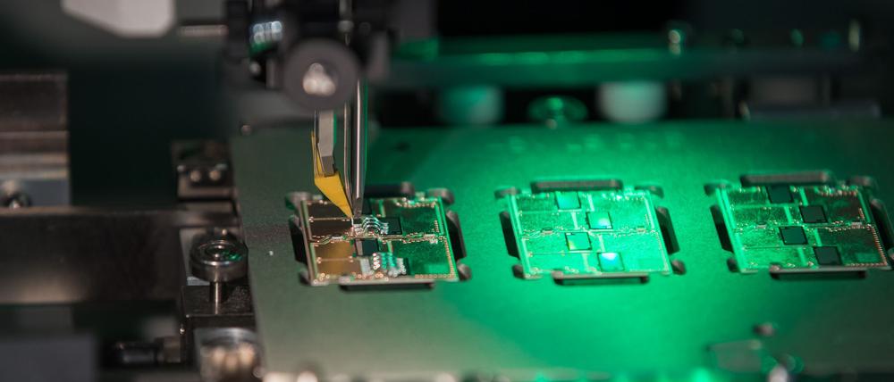 Die Hersteller von Maschinen zur Elektronik-Herstellung schöpfen langsam wieder Hoffnung. (Archivbild)