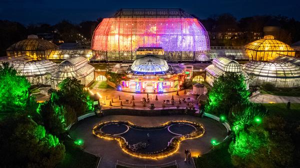 Zum neunten Mal wird die Anlage im Stadtteil Dahlem für den „Christmas Garden“ weihnachtlich beleuchtet. (Archivbild).
