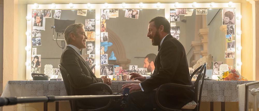 Der Star und sein Agent. Sind Jay Kelly (George Clooney) und seine rechte Hand Ron Sukenick (Adam Sandler) wirklich auf Augenhöhe?