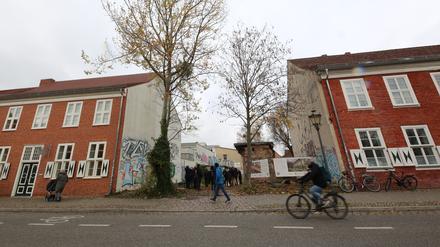 Spatenstich für den Naubau. Die katholische Gemeinde errichtet in der Gutenbergstraße 81 ein Gemeindehaus.