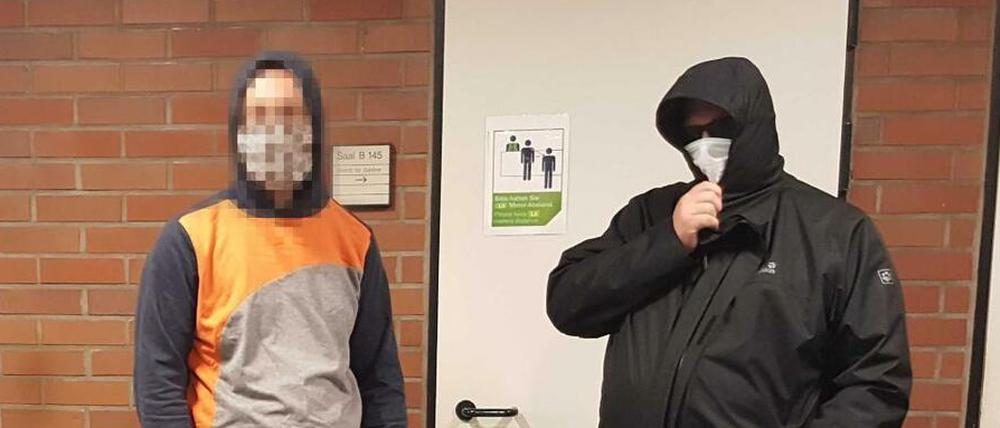 Die Neonazis Sebastian T. (links) und Tilo P. im Amtsgericht Tiergarten im Jahr 2021.