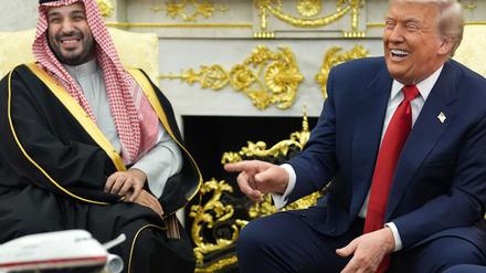 Saudi-Arabiens Kronprinz bekommt einen herzlichen Empfang vom US-Präsidenten im Weißen Haus.