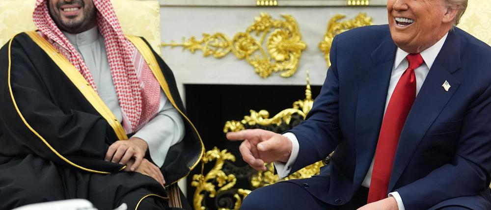 Saudi-Arabiens Kronprinz bekommt einen herzlichen Empfang vom US-Präsidenten im Weißen Haus.