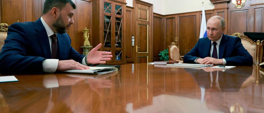 Der von Moskau eingesetzte Besatzungschef für Donezk, Denis Puschilin, hat nach ukrainischen Drohnenangriffen auf Wärmekraftwerke den regionalen Notstand ausgerufen. (Archivbild)