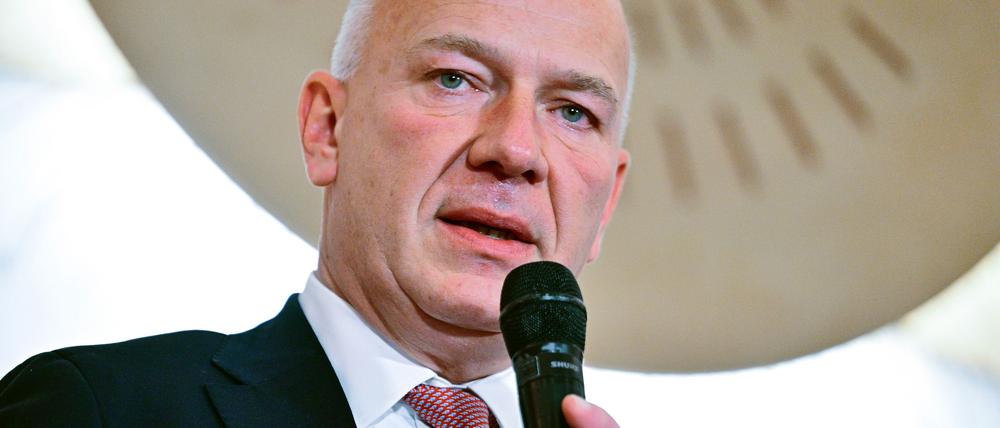 Berlins Regierender Bürgermeister Kai Wegner (CDU) will vorstellen, wie Berlin am Brandenburger Tor Silvester feiert. (Archivbild) 