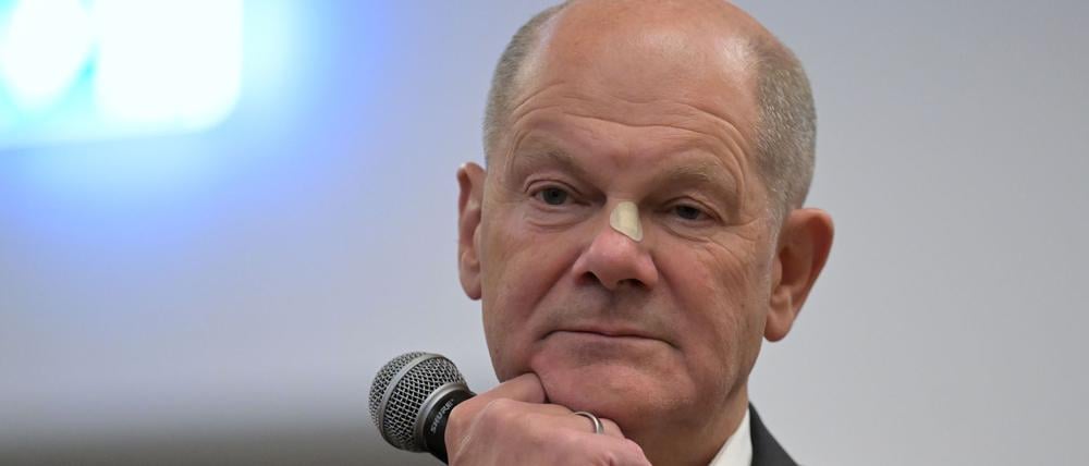 Der Brandenburger Bundestagsabgeordnete Olaf Scholz (SPD) bei einem Wahlkreisgespräch.