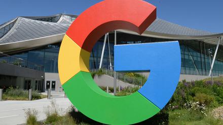 Googles Gemini konkurriert unter anderem mit ChatGPT. (Archivbild)