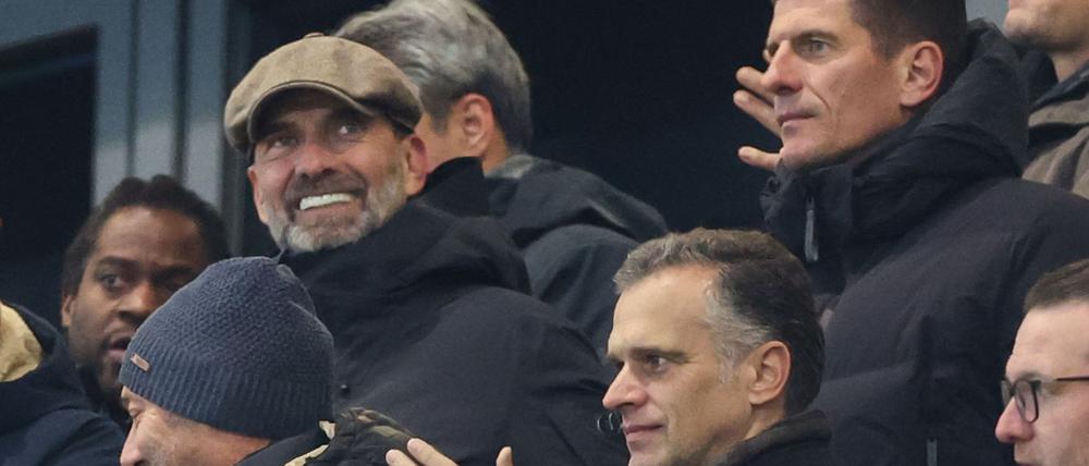 Als Experte auch bei DFB und DFL gefragt: Jürgen Klopp (2.v.l.)