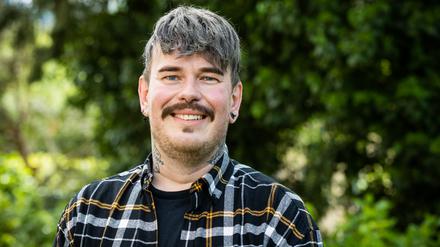 Sven Buchmayer (44) hat bereits alles für seine eigene Bestattung geregelt - inklusive einer Grabstelle unter einer Hainbuche im FriedWald. Die Entscheidung gibt ihm Ruhe und Freiheit. // Weiterer Text über ots und www.presseportal.de/nr/55775 / Die Verwendung dieses Bildes für redaktionelle Zwecke ist unter Beachtung aller mitgeteilten Nutzungsbedingungen zulässig und dann auch honorarfrei. Veröffentlichung ausschließlich mit Bildrechte-Hinweis.