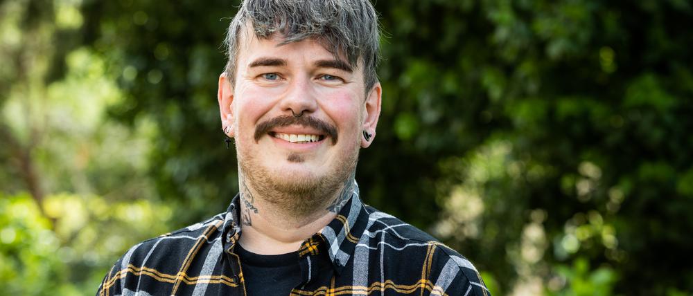 Sven Buchmayer (44) hat bereits alles für seine eigene Bestattung geregelt - inklusive einer Grabstelle unter einer Hainbuche im FriedWald. Die Entscheidung gibt ihm Ruhe und Freiheit. // Weiterer Text über ots und www.presseportal.de/nr/55775 / Die Verwendung dieses Bildes für redaktionelle Zwecke ist unter Beachtung aller mitgeteilten Nutzungsbedingungen zulässig und dann auch honorarfrei. Veröffentlichung ausschließlich mit Bildrechte-Hinweis.