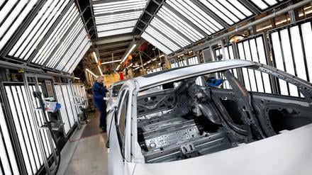 Deutsche Unternehmen haben viele Jobs ins Ausland verlagert, vor allem in die Produktion (Archivbild)