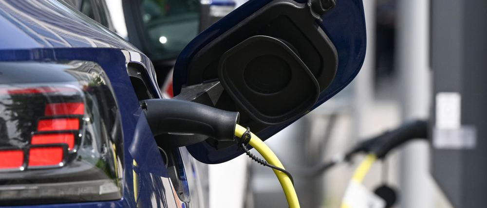 Die Bundesregierung will Elektromobilität einfach, zuverlässig und bezahlbar machen.