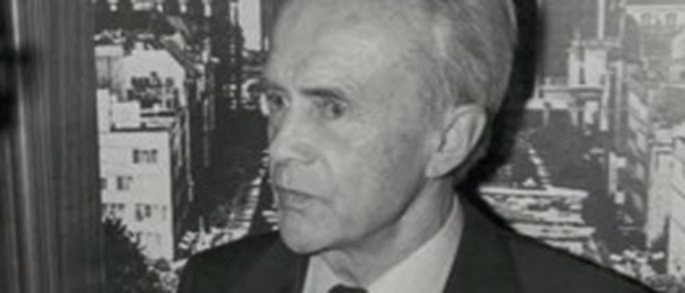 Günter Matthes (Mitte) und Lothar C. Poll (rechts) im Gespräch mit Peter Mitzscherling (SPD) am 22. Februar 1990 bei der Eröffnung des Tagesspiegel-Korrespondenten-Büros in Ost-Berlin.