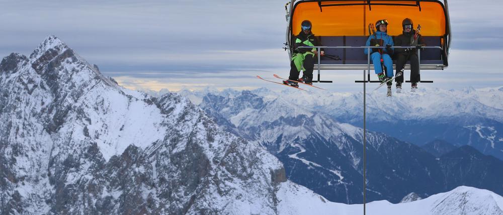 Bald startet der Skibetrieb auch an der Zugspitze. (Archivfoto) 