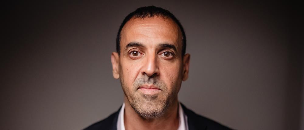 Eli Sharabi schrieb nur wenige Wochen nach seiner Freilassung ein Buch über seine Geiselhaft.