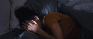 Betroffene von Long Covid können oft das Bett kaum verlassen.