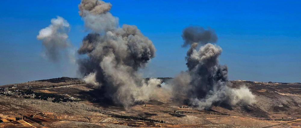Israel wirft der Hisbollah eine Wiederaufrüstung vor und greift deshalb nahezu täglich Ziele im Nachbarland Libanon an. (Archivbild)