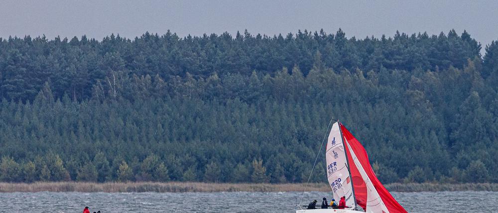 Auf dem Geierswalder See ist ein Mann über Bord gegangen. (Symbolbild)