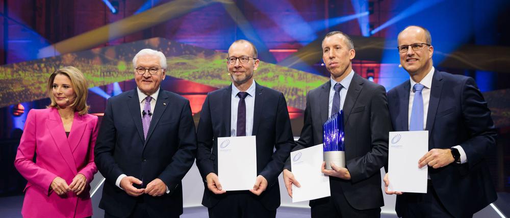 Der Deutsche Zukunftspreis ging in diesem Jahr an das Team „Kraftpaket fürs Klima - Fernverkehr-Lkw mit Wasserstoff elektrisch betreiben.