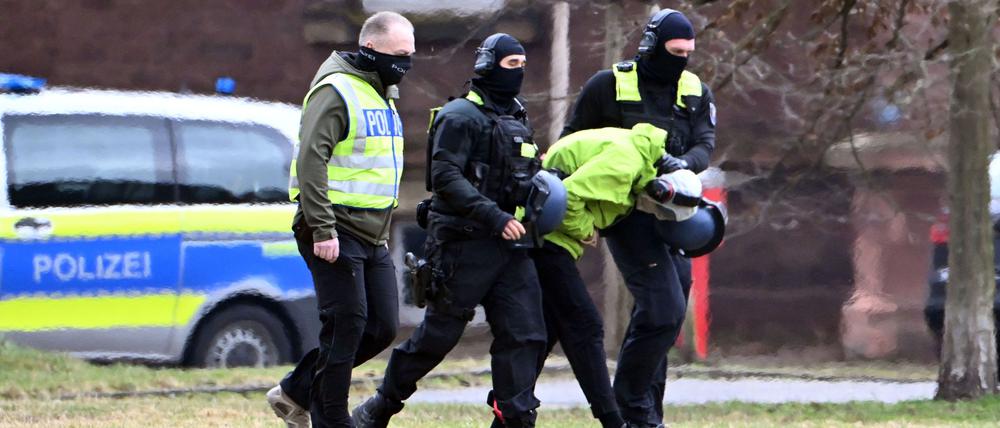 Eine Woche nach der Tat ließ die Bundesanwaltschaft den Tatverdächtigen in Karlsruhe vorführen. (Archivbild)