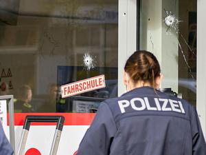 Es ist bereits der dritte Angriff auf eine Fahrschule innerhalb weniger Wochen. Zuvor war zweimal ein Betrieb in Reinickendorf Ziel der Täter. (Archivbild)