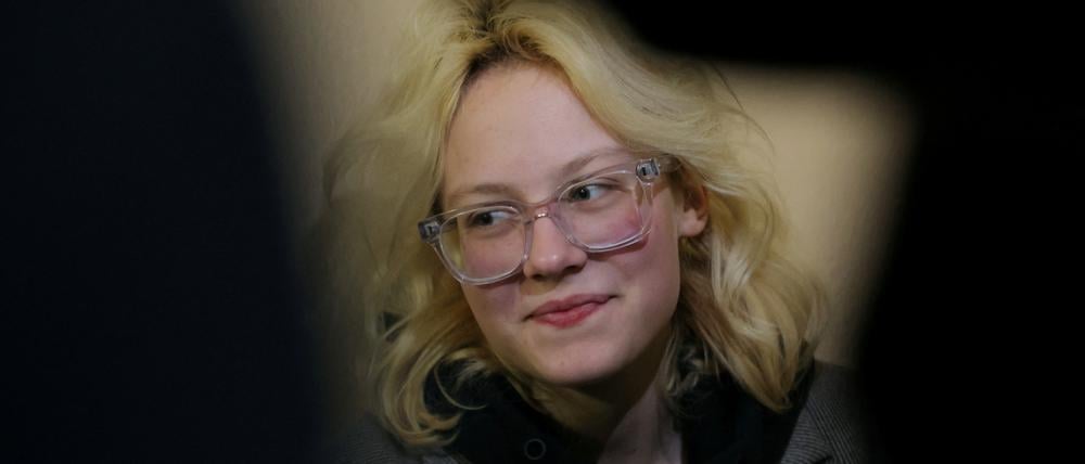 Mitte Oktober wurde Straßenmusikerin Diana Loginowa – Künstlername Naoko – gemeinsam mit mehreren Bandkollegen in St. Petersburg festgenommen.