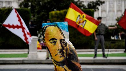 Franco hat in Spanien auch 50 Jahre nach seinem Tod noch Anhänger.