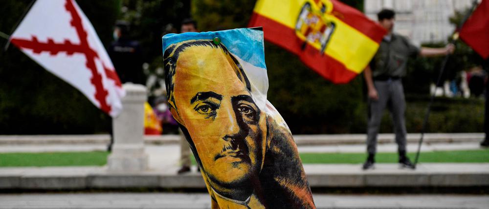 Franco hat in Spanien auch 50 Jahre nach seinem Tod noch Anhänger.