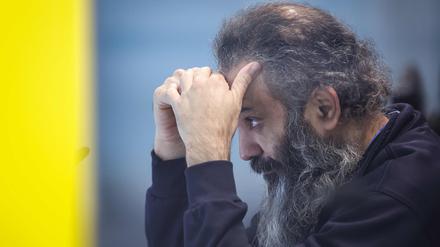 Der Angeklagte saß während des Gerichtstermins in Magdeburg vorwiegend in einem kugelsicheren Glaskasten.