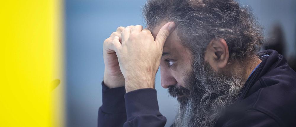 Der Angeklagte saß während des Gerichtstermins in Magdeburg vorwiegend in einem kugelsicheren Glaskasten.