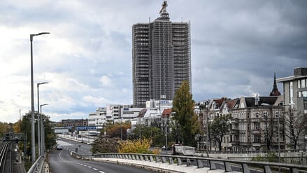 Die stillstehende Baustelle des Steglitzer Kreisels.