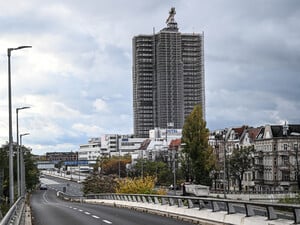 Die stillstehende Baustelle des Steglitzer Kreisels.
