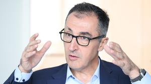 Cem Özdemir (Bündnis 90/Die Grünen), Spitzenkandidat für die Landtagswahl in Baden-Württemberg 2026, spricht bei einem Interview.