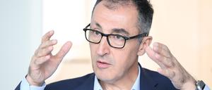 Cem Özdemir (Bündnis 90/Die Grünen), Spitzenkandidat für die Landtagswahl in Baden-Württemberg 2026, spricht bei einem Interview.