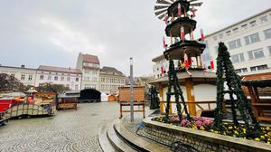 Weihnachtsmarkt Altstadt und Rathausplatz Spandau Aufbauarbeiten  