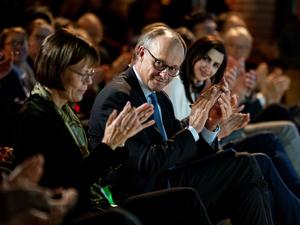 Bundeskanzler Friedrich Merz (CDU) nimmt an der Verleihung des Talisman-Preises für gesellschaftlichen Zusammenhalt der Deutschlandstiftung Integration teil.
