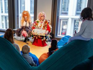 Bilderbuchlesung im WELTSTUDIO der Ausstellung BERLIN GLOBAL im Humboldt Forum 