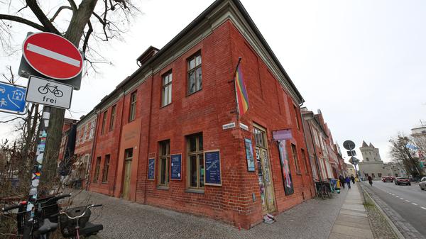 Das Haus in der Benkertstraße. 