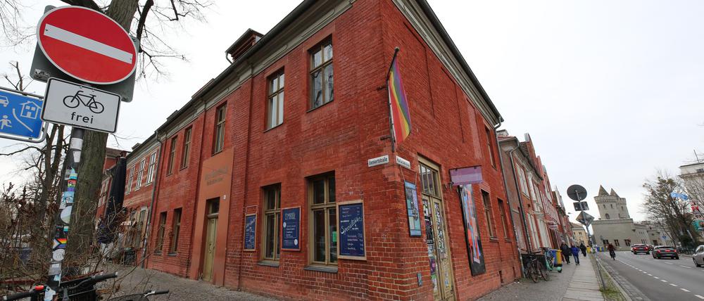 Das Haus in der Benkertstraße. 