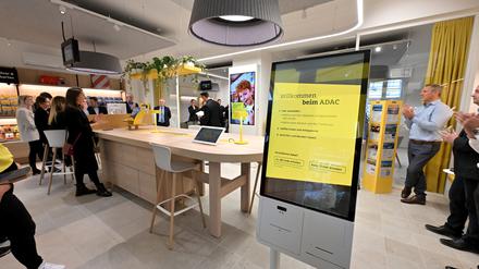 Die neue ADAC-Geschäftsstelle in der Friedrich-Ebert-Straße 89 wurde eröffnet.