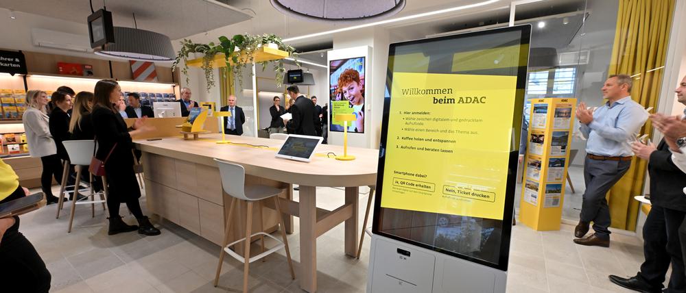 Die neue ADAC-Geschäftsstelle in der Friedrich-Ebert-Straße 89 wurde eröffnet.