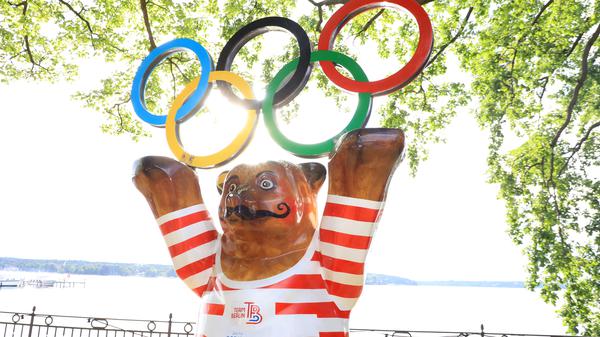 Der Berliner Bär an der Seine, während der Olympischen Spiele in Paris 2024.