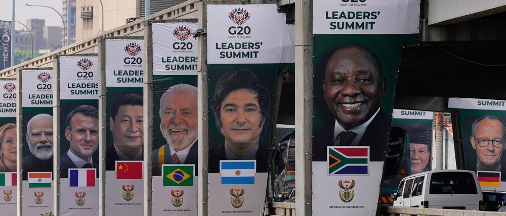 Auf den Plakaten zum G20-Gipfel in Johannesburg ist Chinas Präsident Xi noch zu sehen. Kommen wird er aber nicht.