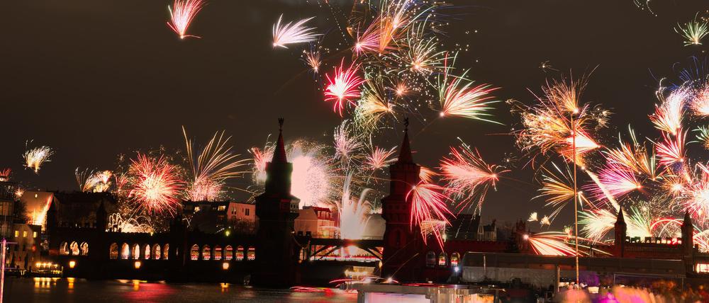 Viele Menschen in Berlin befürworten einer neuen Umfrage zufolge ein privates Böllerverbot an Silvester. (Archivbild)