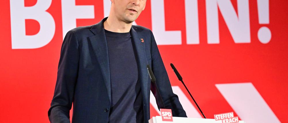 Weil Martin Hikel nicht genug Rückenwind aus der Partei spürte, musste die SPD Neukölln auf die Suche nach einem neuen Kandidaten oder einer neuen Kandidatin für das Amt des Neuköllner Bezirksbürgermeisters gehen. (Archivbild)