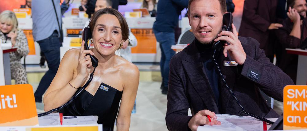 Julian Nagelsmann und seine Freundin Lena Wurzenberger beim RTL-Spendenmarathon. 