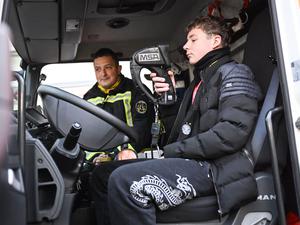 Eine Berliner Schule arbeitet mit der Feuerwehr für ein reguläres Unterrichtsfach „Retten und Schützen“ zusammen. 
